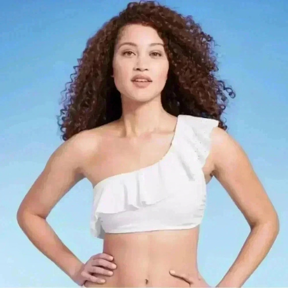 🆕White Ruffle Bikini  Top - Picture 5 of 13